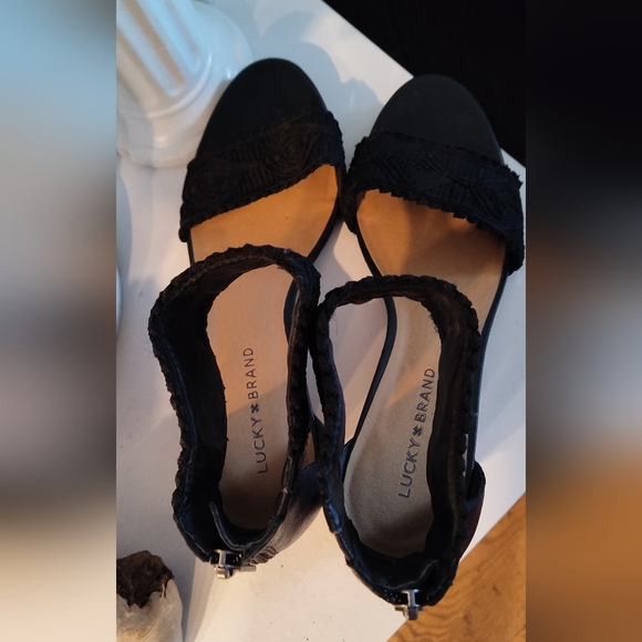 Lucky brand shoes - Picture 2 of 4